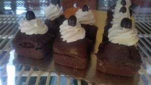 vegan cupcakes at Mana in Tijuana