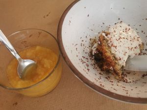 Compota de manzana y tarta at Integral Figueres in Figueres