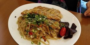 Vegan chicken with noodles at Chay Viet in Dresden
