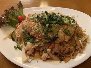 Reis Bandnudeln mit “Huhn" at Chay Viet in Dresden