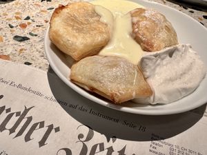 apple turnovers at Tibits - Bahnhof in Bern
