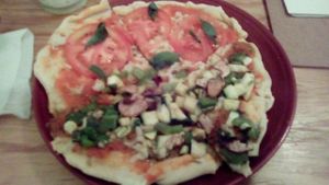 Margarita and Pesto Pizza at Kalpoli Margarita in Mexico City