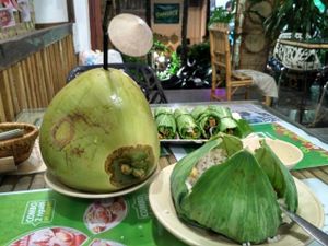 Rice in Lotus Leaf and salad rolls at 3 La Vegetarian in Ho Chi Minh City