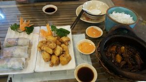 Fresh spring rolls,  cauliflower  at 3 La Vegetarian in Ho Chi Minh City