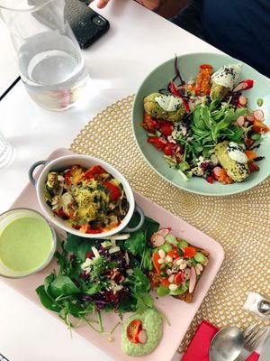 Vibrant lunch at Les Demoiselles de Montpellier in Montpellier