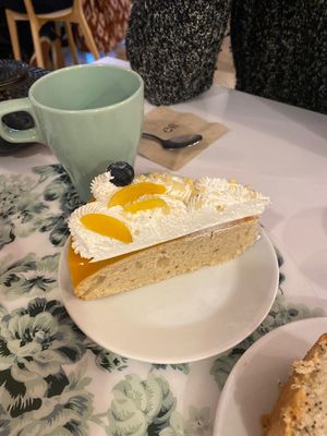 Chocolat blanc abricot  at Les Demoiselles de Montpellier in Montpellier