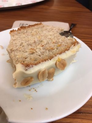 Banana bread et crème cacahuète (vegan) at Les Demoiselles de Montpellier in Montpellier