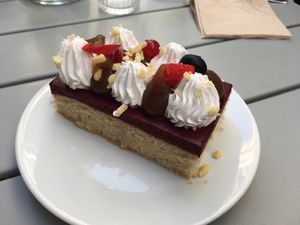 Chestnut and black currant cake  at Les Demoiselles de Montpellier in Montpellier