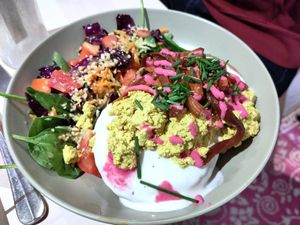 Pancakes and scrambled tofu at Les Demoiselles de Montpellier in Montpellier