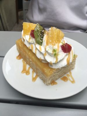 Pâtisserie fruits expotiques  at Les Demoiselles de Montpellier in Montpellier