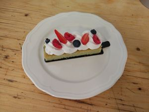 Pistaches et fruits rouges, vegan!  at Les Demoiselles de Montpellier in Montpellier