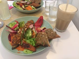 Stuffed courgette with quinoa and other vegetables at Les Demoiselles de Montpellier in Montpellier