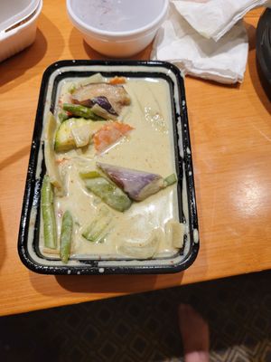 Green curry with mock shrimp at Vegan House in Phoenix
