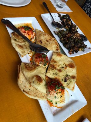 Sampler no cheese double chickpea hummus   at Sammy's Woodfire Pizza in Las Vegas