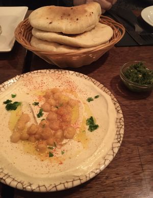 Hummus with naan at Hummus in Barcelona