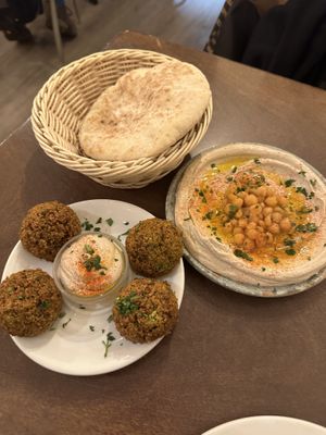  #Veganuary at Hummus in Barcelona