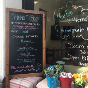 Menu board Dec 2016 at Hummus in Barcelona