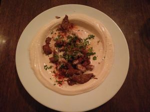seitan shoarma hummus at Hummus in Barcelona