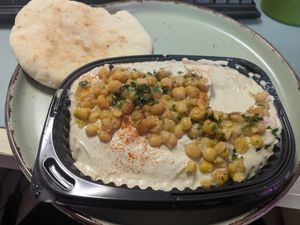 Humus entré at Hummus in Barcelona