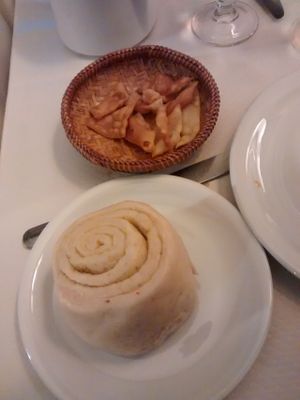 pain cuit à la vapeur at Pema Thang in Paris