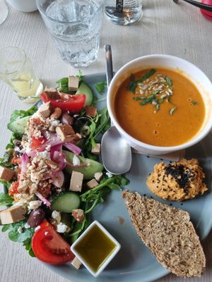 Small combo of the day with tofu at HaPP in Luxembourg City