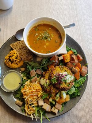 Cauliflower pattie, salad, tofu, sweet potato & Thai soup at HaPP in Luxembourg City