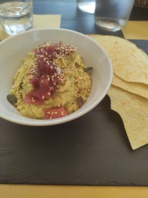 Hummus di ceci, piselli e chutney at Selezione Naturale in Turin