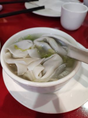 Wonton soup (3,95$) at Bodhi Kosher Vegetarian Restaurant in New York City