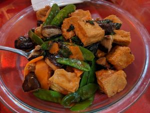 Tofu with mushroom and basil at Bodhi Kosher Vegetarian Restaurant in New York City