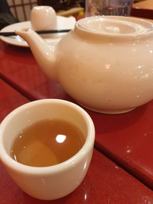 Tea automatically served at Bodhi Kosher Vegetarian Restaurant in New York City