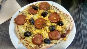 Mexican pizza with faux-Chorizo at Veg'Art in Paris