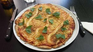 gluten free pizza at Veg'Art in Paris