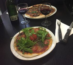 great pizza:) at Veg'Art in Paris