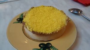 Lemon pie at Mezzanine in Montpellier