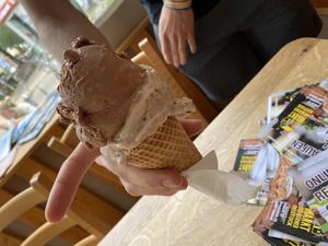 Schoko und Pralineneis at Veis in Rostock