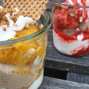 Nuss- und Erdbeerbecher at Veis in Rostock