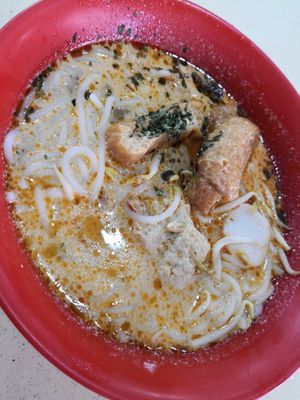 Laksa at 3 Treasures 三寶齋 - AMK in Northeast Singapore