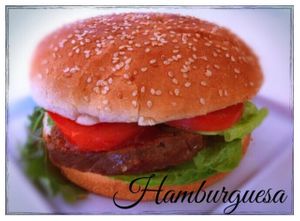 Seitanburger with lettuce, tomato, onion and salsas as you want it at Gandhi Veggie in Barcelona