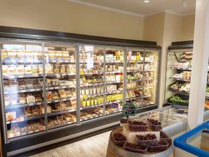 Lo of vegan and vegetarian fresh food at Bio Food in Olbia