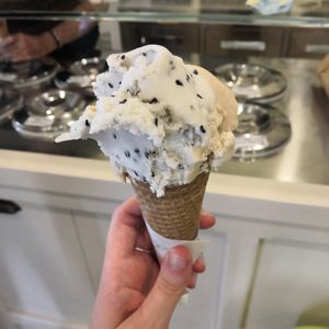 Sésame noir, arachide et nocciola at Olive Dolci - Via Emanuele Filiberto in Rome