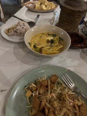   at Babaloo Restaurant and Uma's Kitchen in Koh Tao