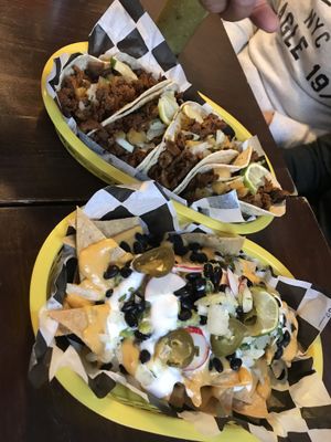 Tacos al pastor & Nachos guacamole at Momencik in Warsaw