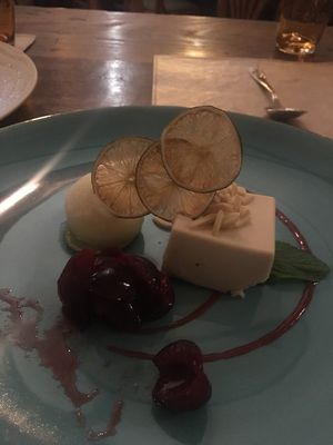 Cashew cream dessert at Konnubio in Florence