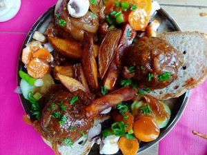 falafel for vegetarian/vegan and something else for meat eater at Kick Tap'Ass in Brussels