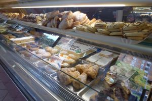 great variety of vegan biscuits, cake and pasticceria at Fratelli Piermattei in Rome