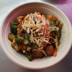 Jerk bowl 👌 at King CookDaily in East London