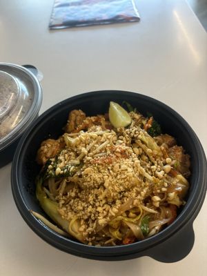 Pad thai with “chicken" #Veganuary at King CookDaily in East London