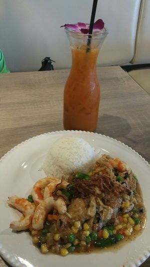 Shrimp In Lobster Sauce & Thai Tea at The Purple Mint - El Cajon Blvd in San Diego