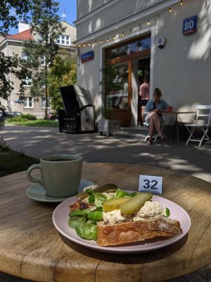 cascara drink and a sandwich at Roslina in Warsaw
