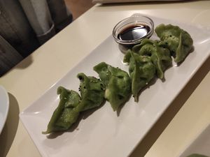 gyozas de espinacas at Vegesana & One Ramen in Barcelona